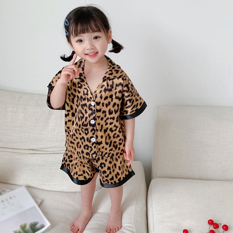 Bộ đồ ngủ họa tiết da báo phong cách Hàn Quốc xinh xắn cho nữ