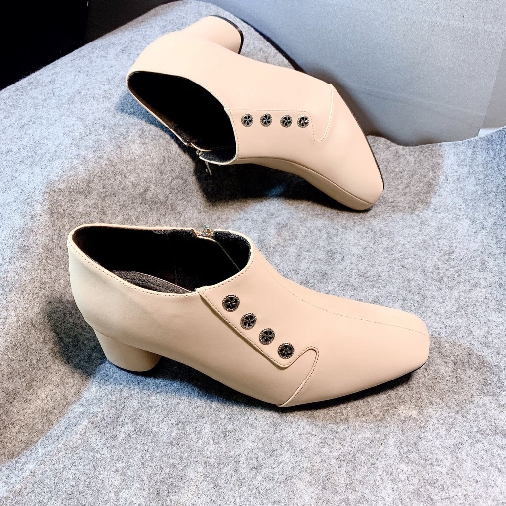 Giày boot nữ cổ thấp 5 phân hai màu đen kem hàng hiệu rosata ro289 | BigBuy360 - bigbuy360.vn