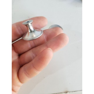 Núm tay nắm tủ inox giá cho 5c