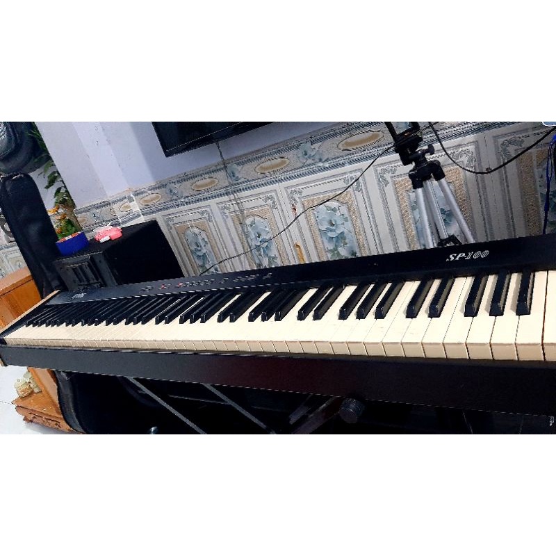 piano korg sp100