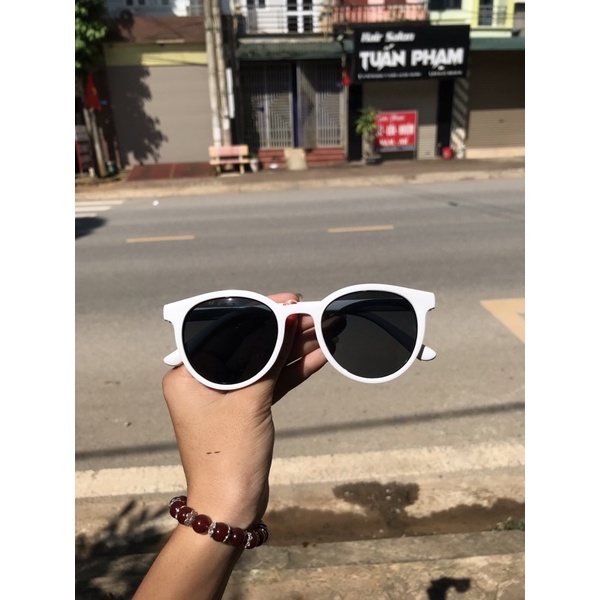 KÍNH THỜI TRANG GỌNG TRẮNG