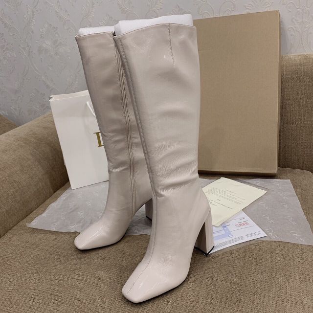 Boots nữ da bóng hàng xịn loại cao cấp nhất hiện tại mẫu mới nhất có cả size 39(chat trước check size với shop ạ)