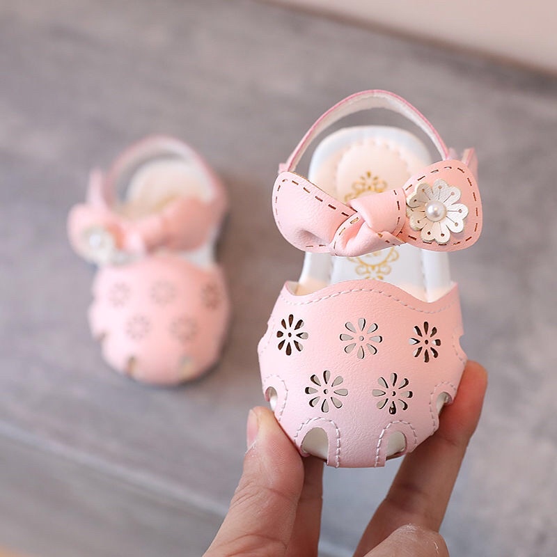 Sandal thắt nơ hoa cho bé tập đi siêu nhẹ mềm êm mã SDD5