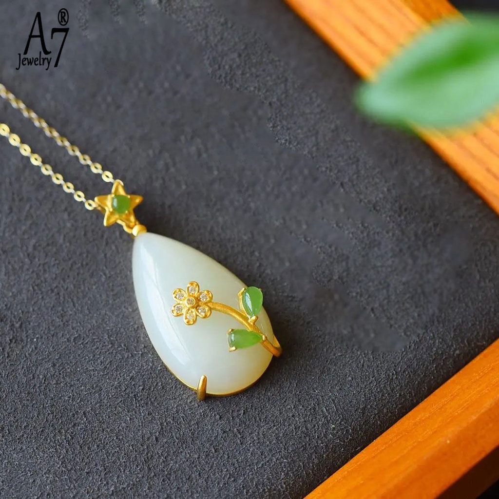 Vòng cổ Ngọc Bích Màu Trắng Đính Đá Ngọc Bích Cho Phụ Nữ Trung Niên