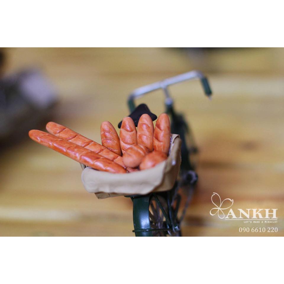 Mô hình xe đạp chở bánh mì