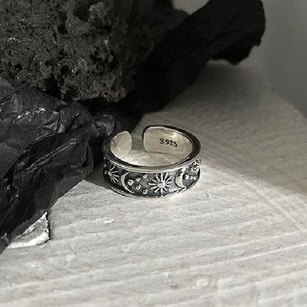 Nhẫn nam nữ tròn Loki Accessories màu bạc thời trang chất Titan đẹp đơn giản không gỉ - Nhẫn Sun &amp; Moon