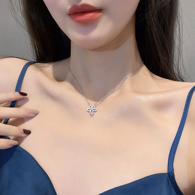 Dây chuyền nữ titan không gỉ mặt hình bông hoa 5 cánh xinh xắn phong cách ngọt ngào thanh lịch mẫu mới 2022