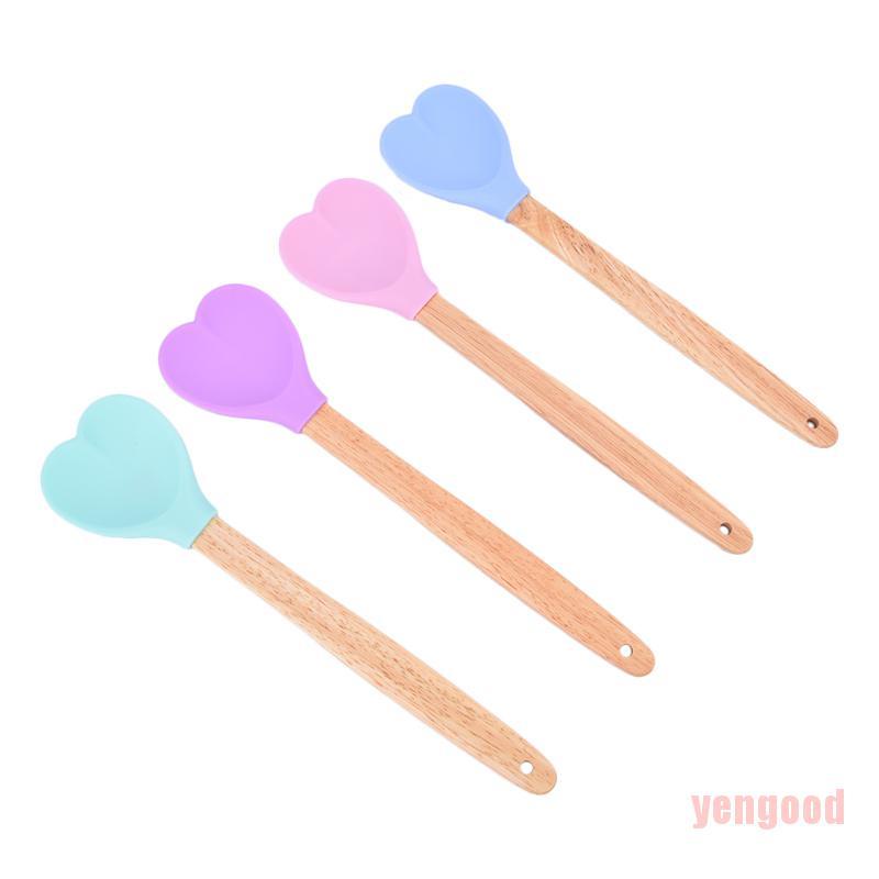 Muỗng Silicone Hình Trái Tim Xinh Xắn