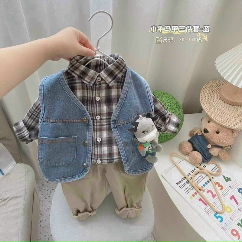 Set áo sơ mi sọc caro kèm áo jeans ghile và quần dài kaki cho bé trai