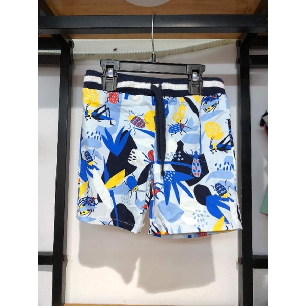 Quần xuất cho bé trai.