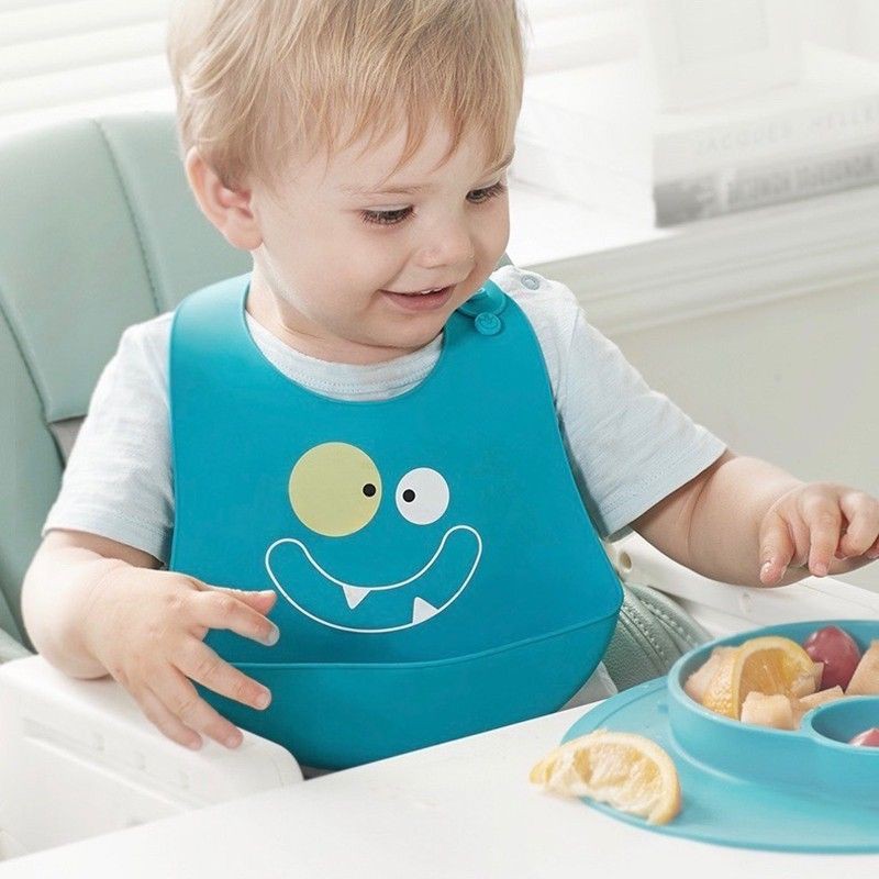 Yếm Ăn Dặm Silicon Dẻo Có Máng Hứng, An Toàn, Sạch Sẽ, Tiện Lợi Cho Bé