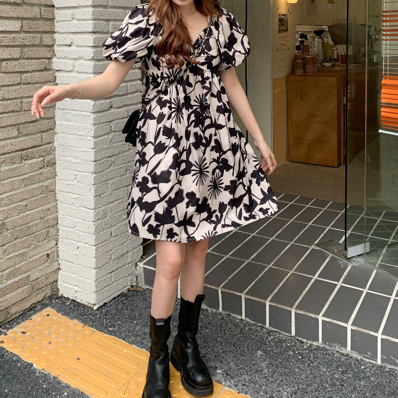 Đầm nữ tay ngắn họa tiết hoa đơn giản thời trang