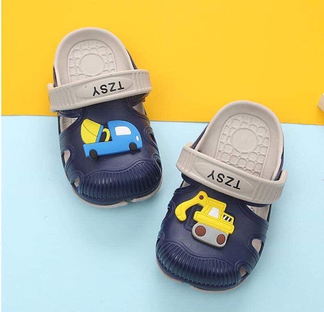 Dép đi biển cho bé