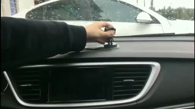 Miếng chống trượt trên taplo xe hơi | BigBuy360 - bigbuy360.vn