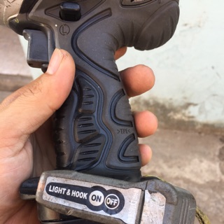 Máy bắn vít hitachi made in japan