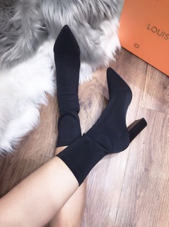 Bốt ôm chân cao cấp, cao 8 cm