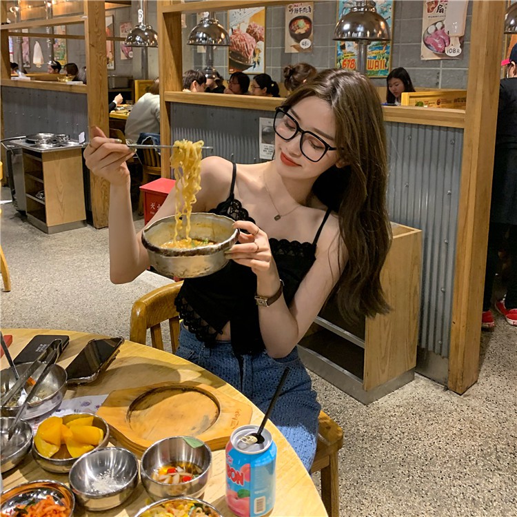 Áo Hai Dây Phối Ren Trắng Xinh Xắn Sành Điệu Cho Nữ