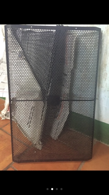 Lưới loa 4 tat một cái