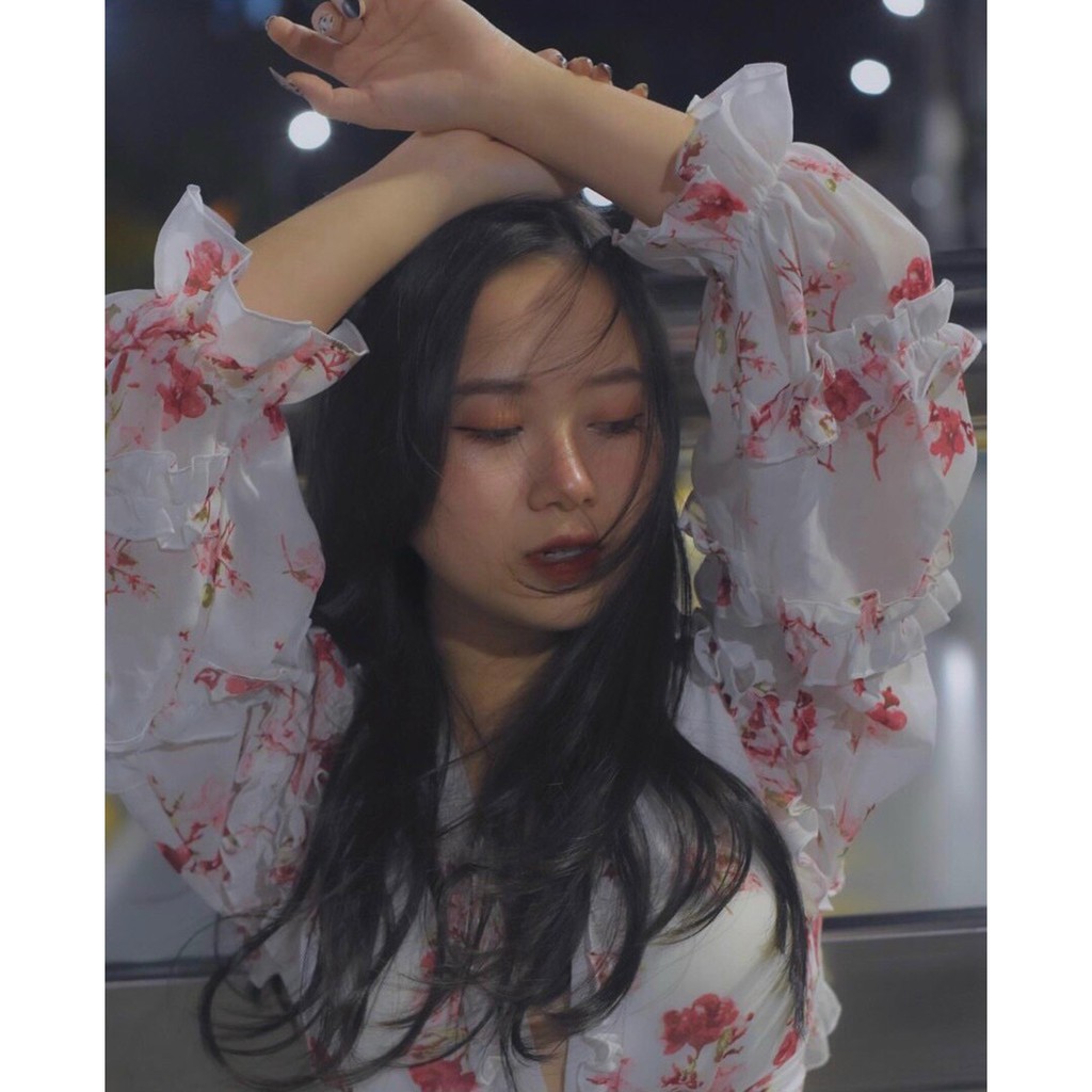 Đầm hoa nhíu bèo cut eo có mút ngực dáng xinh cổ V tay dài hở lưng XUKA-DRESS MT017 chất Voon xịn xó cao cấp. | BigBuy360 - bigbuy360.vn