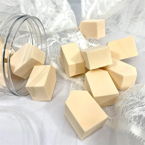 Hộp miếng 12 mút nhỏ tán kem nền