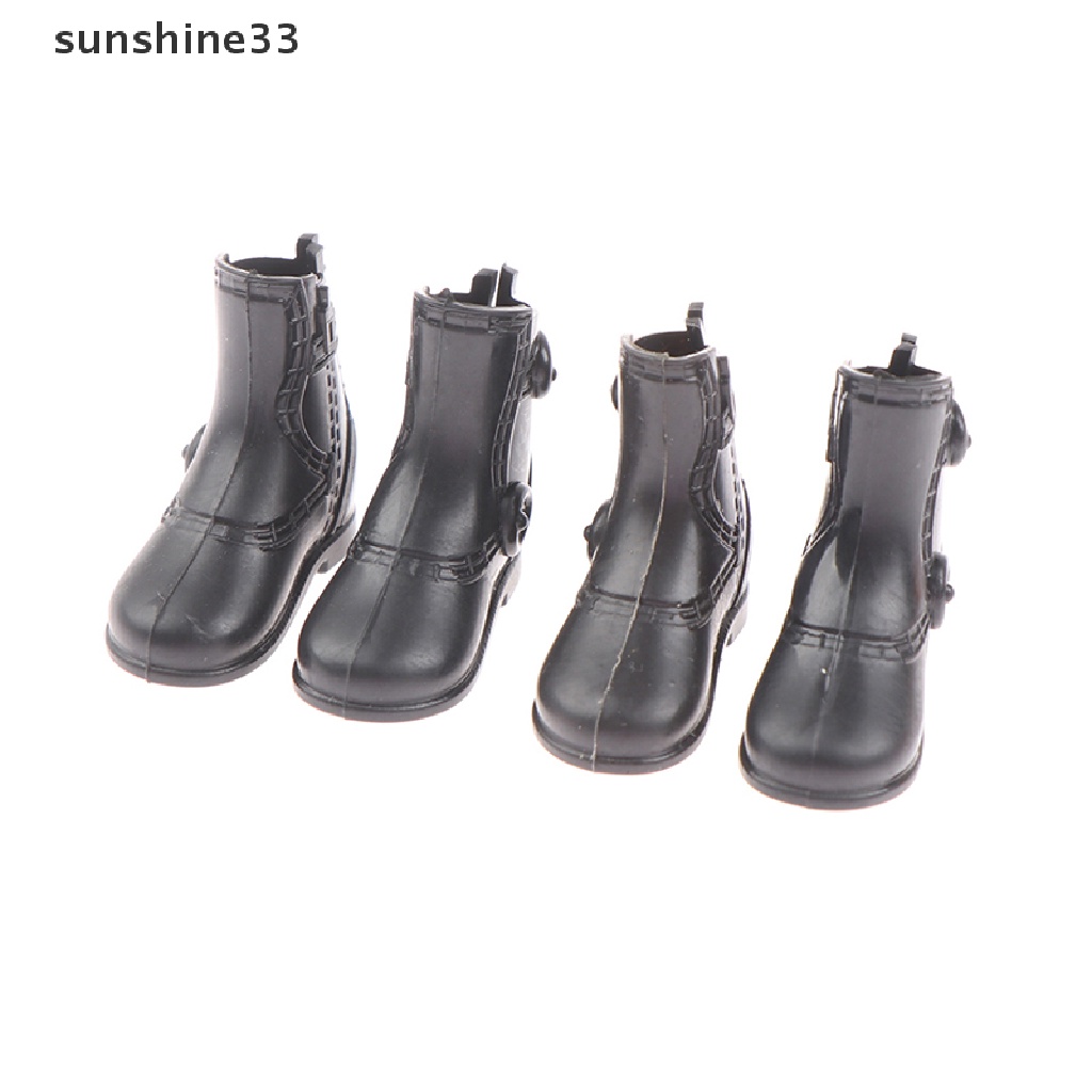 2 đôi giày thể thao thời trang nam cho búp bê