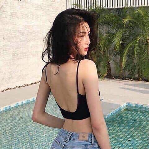 Áo bra gân khoét chữ U xẻ ngực