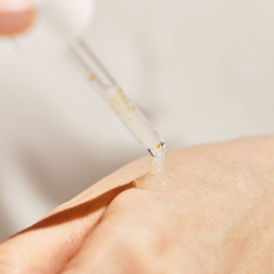 Serum dưỡng da Manyo Factory Galac Whitening Vita Serum 50ml