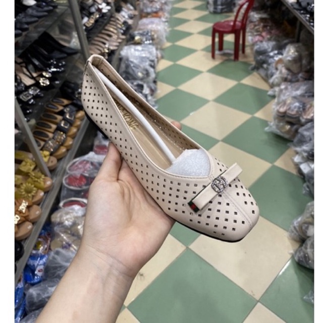 Giày bệt búp bê nữ thoáng lỗ mùa hè màu trắng ngà