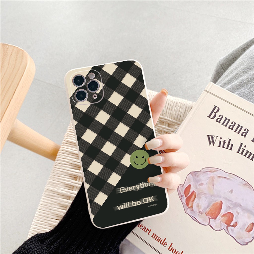 Ốp bảo vệ camera kẻ caro đen mặt cười Everithing will be ok cho 6/6+/7/7+/8/8+/X/Xs/Xsm/11/11PM/12/12pro/13/13promax