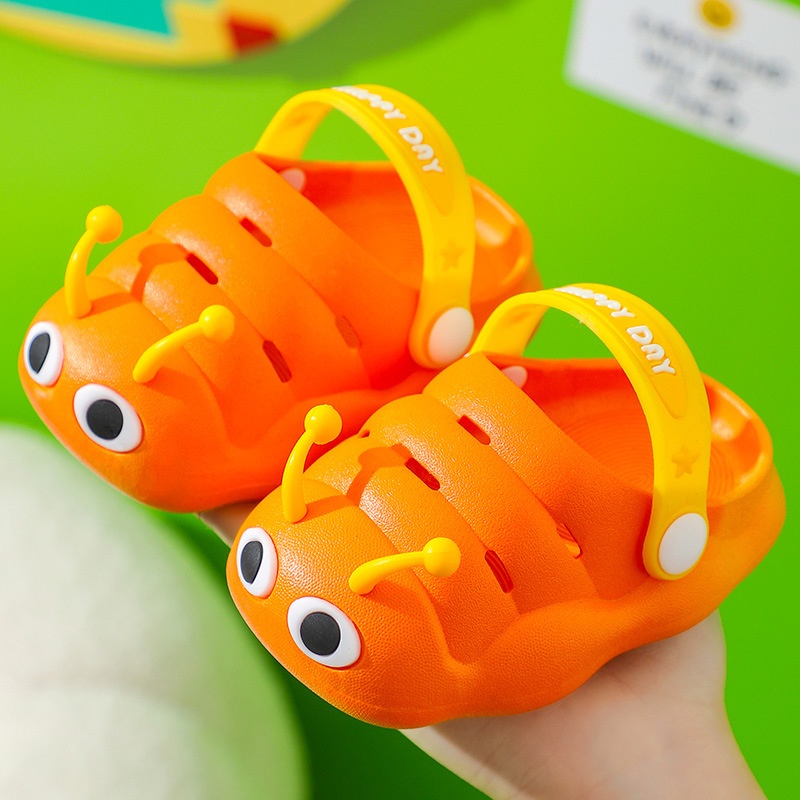 Dép crocs Đế Mềm Chống Trượt Đục Lỗ Hình Sâu Bướm Xinh Xắn Cho Bé 0-2 Tuổi