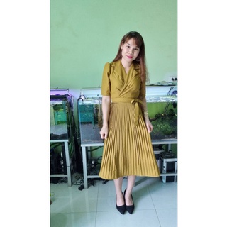 Đầm cổ vest siêu sang