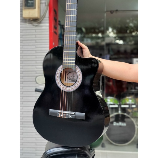 Đàn guitar classic dây nilon cho người mới tập chơi giá rẻ
