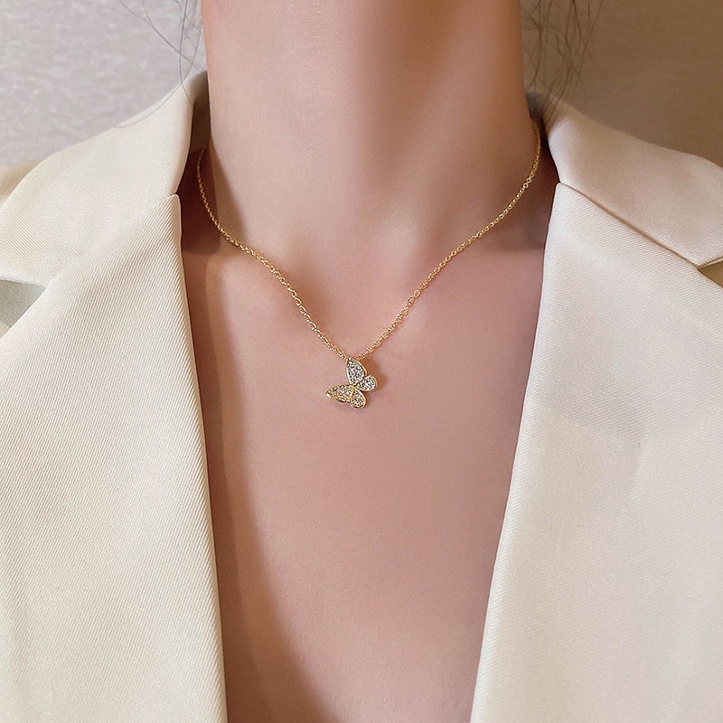 Vòng cổ titan nữ mặt hình bướm nhỏ đính đá pha lê xinh xắn dễ thương