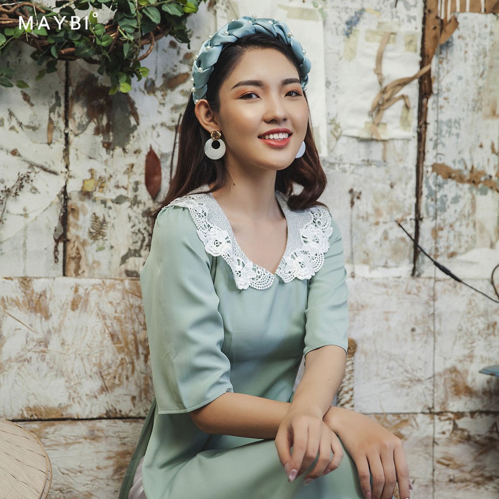 Áo dài Maybi ôm xanh mint phối cổ ren trắng
