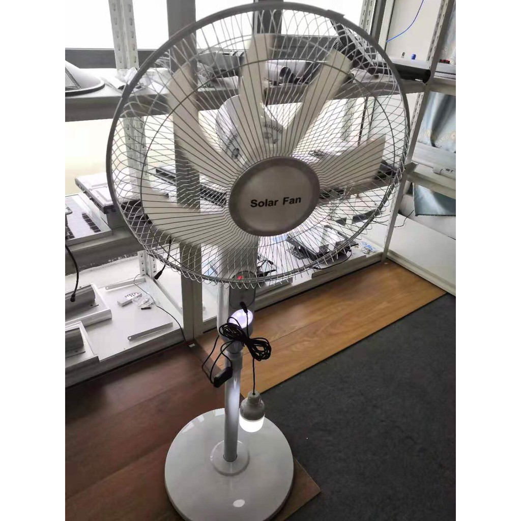 Quạt tích điện quạt sạc năng lượng mặt trời Solar Fan có pin chống chai 18k mAh chỉ sạc 4-6 tiếng dùng liên tục10 tiếng