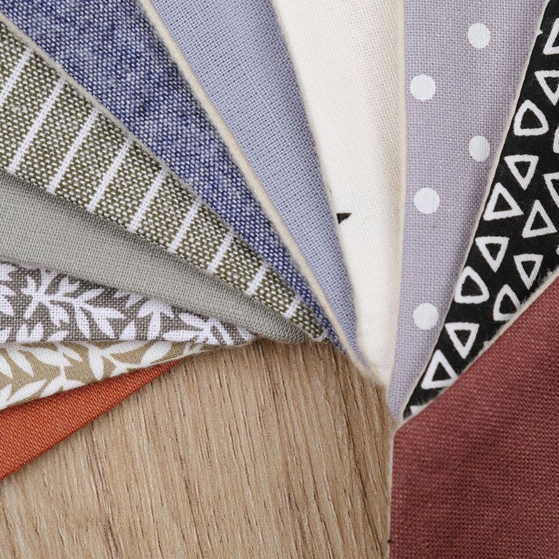 Yếm Ăn In Hình Dễ Thương Cho Bé