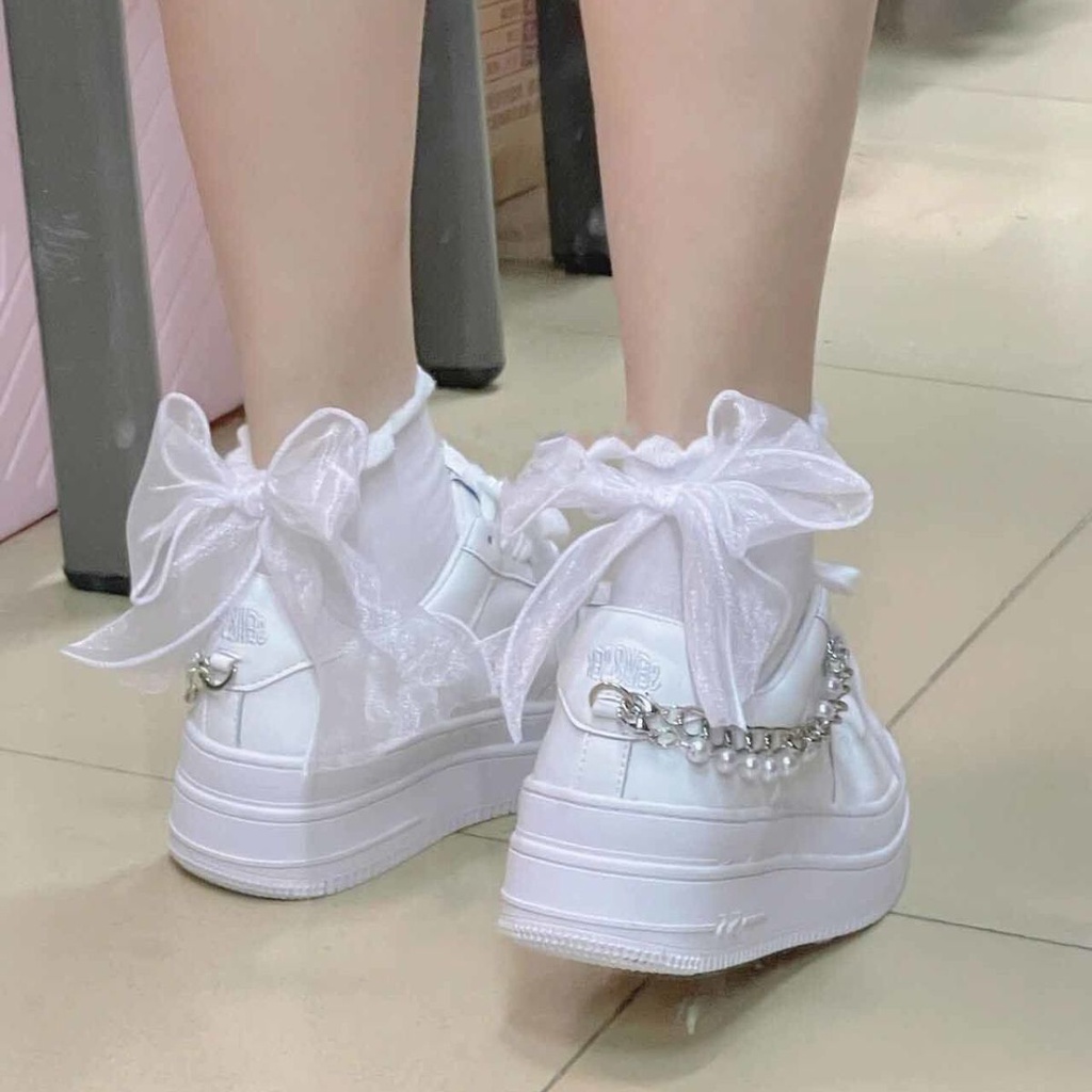 Niche Giày Thể Thao Đế Dày Tăng Chiều Cao Màu Trắng Phối Dây Xích Thời Trang Mùa Hè Cho Nữ