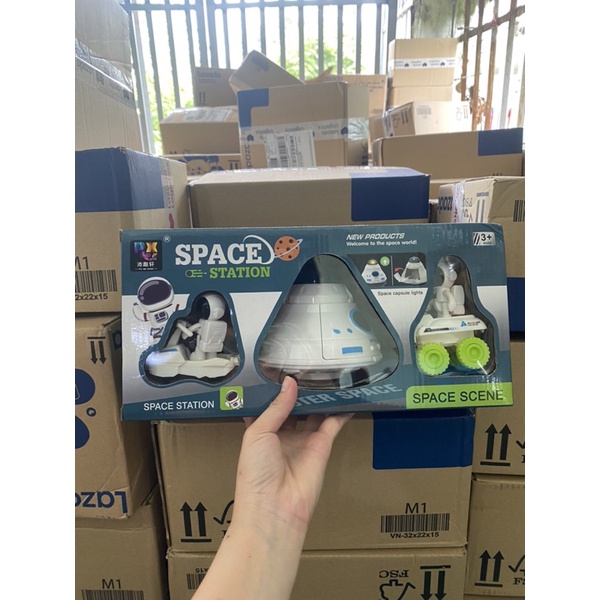 Đồ chơi bộ phi hành gia vũ trụ