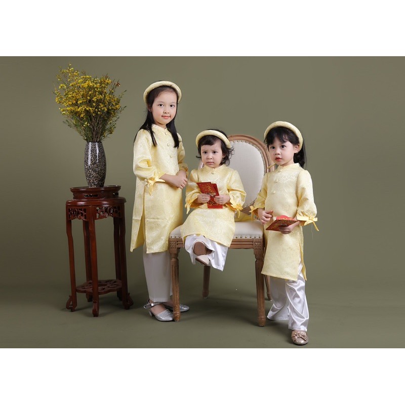 Áo dài Tết bé gái. Hàng thiết kế thương hiệu Litibaby, chất liệu gấm vân hoa cao cấp. Size 1-7t