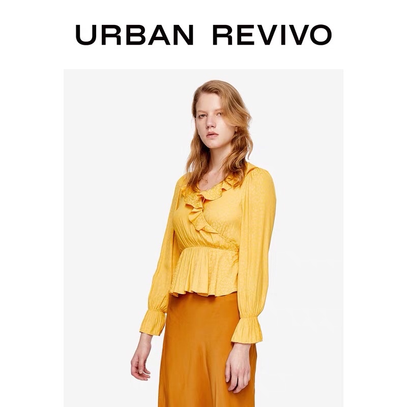 Áo lụa vàng Urban Revivo