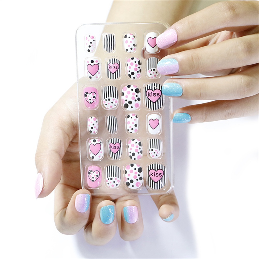 Chứng Khoán sẵn sàng Ngón Tay Thiếp Làm Móng Tay 24 Túi Nail Wearable Miếng Hoàn Thành Móng Tay Nghệ Thuật Trẻ Em của Các Bản Vá Lỗi Móng Tay Nghệ Thuật Thành Móng Tay miếng COD