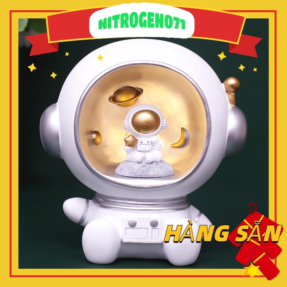 Nitrogen071 Astronaut Light Decorative Synthetic Resin Ornaments Table Lamp for Living Room Wine Cabinet