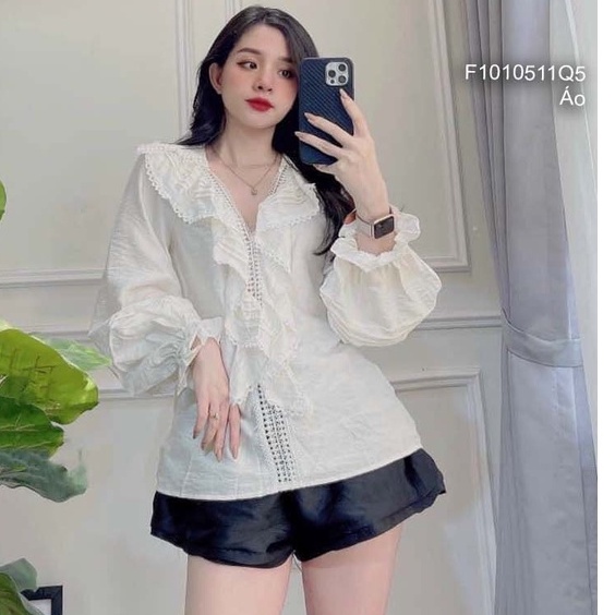 Áo trắng kiểu pha ren phối bèo tay dài bo