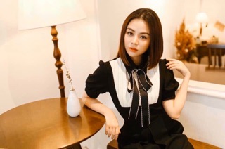 Đầm tay bồng cột nơ cổ
