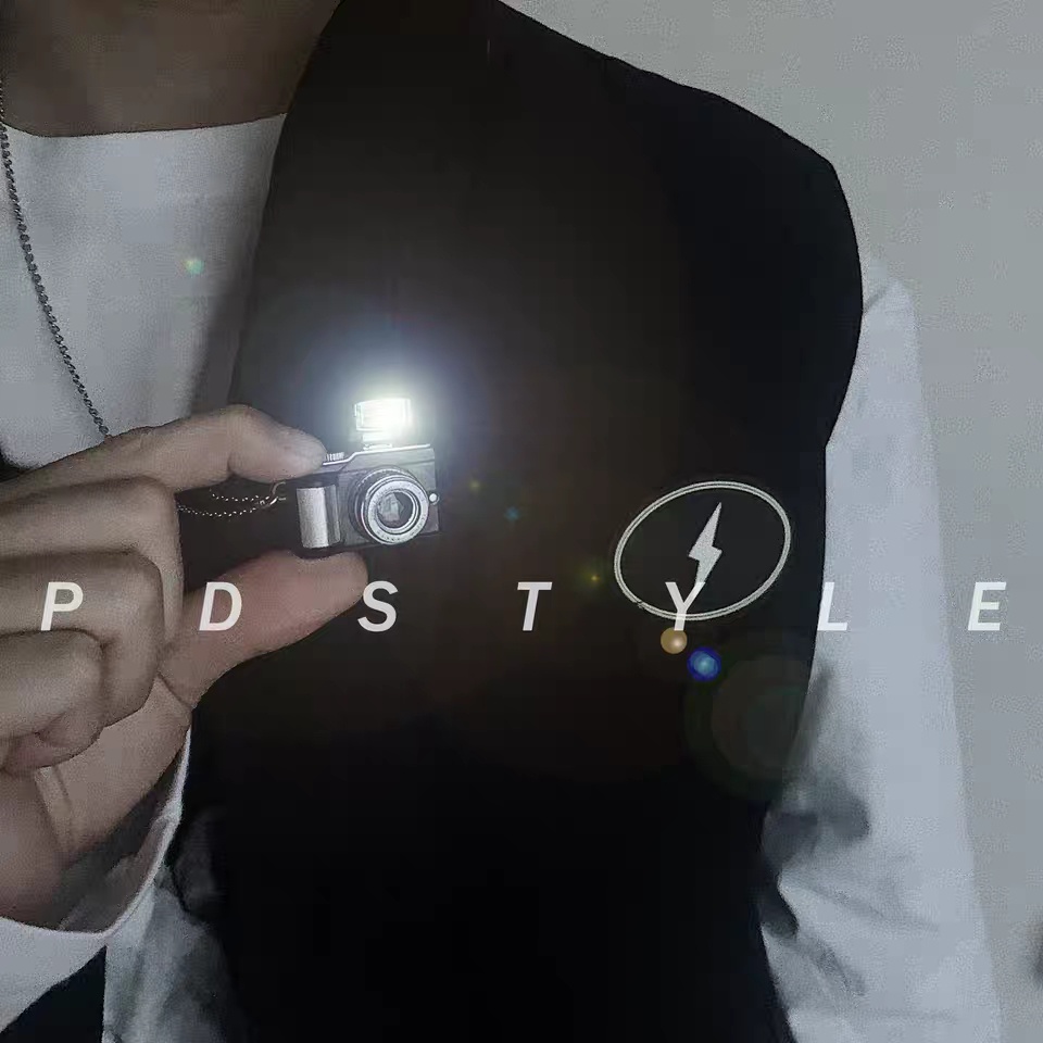 Vòng cổ mặt dây hình camera dạ quang phong cách Hàn Quốc thời trang cho nam và nữ