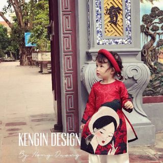 Áo dài gấm đỏ bé gái