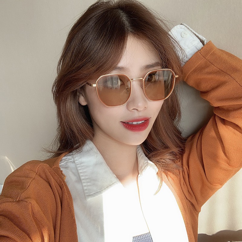 Kính mát nữ gọng đa giác chống tia UV phong cách Hàn Quốc đi biển đẹp sang trọng EMOJI 016