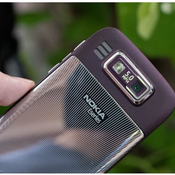 Điện Thoại Nokia E72 violet Hàng Chính Hãng Nguyên Zin Bảo Hành 12 Tháng