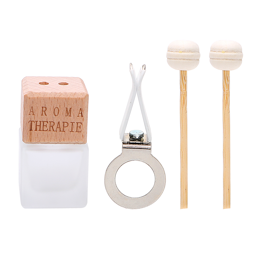 1 Lọ Thủy Tinh Đựng Tinh Dầu/Nước Hoa Treo Xe Hơi