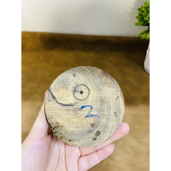 Tượng phật Bà Quan Âm - gỗ bách sanh, có mùi thơm - để ô tô, bàn làm việc